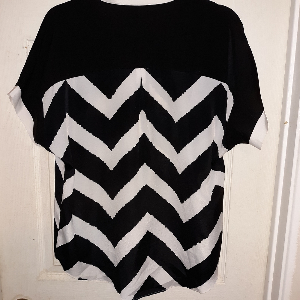 Chevron Pattern Button Front Blouse - Picture 2 of 2